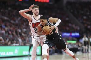 重磅交易+1？名记：火箭预计休赛期全力追字母哥 他们有大量资产 - 资讯配图