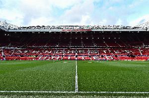 太阳报:76岁曼联球迷被赶出老特拉福德的座位,座位被分配给VIP - 资讯配图