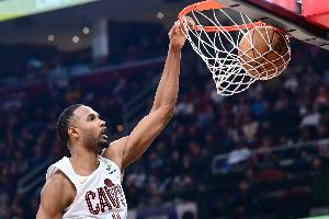 莫布里：我们现在不是球队最佳状态 但心态是对的知道必须进步 - 资讯配图