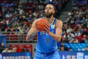 京媒：北京末节围绕斯佩尔曼的进攻非常成功 麦基融入得越来越好 - 资讯配图