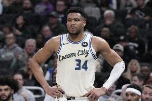 Shams：NBPA与字母哥及其经纪人进行了沟通 他们相信字母哥想复出 - 资讯配图