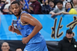 媒体人:斯佩尔曼在面对大部分CBA球队的时候 他都有着错位优势 - 资讯配图