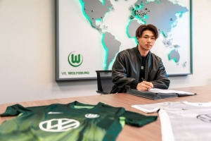 盐贝健人:上届世界杯我才高三,没想到4年后现在有机会踢世界杯 - 资讯配图