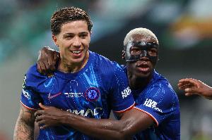 回应截然不同！邮报：面对皇马传闻，凯塞多表忠诚，而恩佐留余地 - 资讯配图