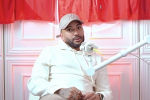 辛普森谈曼联青训:俱乐部很关注球员学业,在学校不听话不能上场 - 资讯配图