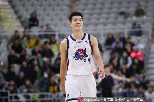 积极高效！郭凯半场5中5拿下12分5板1助 4前场板 - 资讯配图