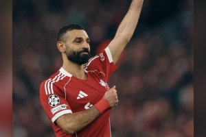 来自传奇队长的肯定!杰拉德社媒晒萨拉赫照片,向后者致敬 - 资讯配图