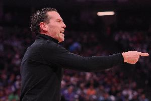 阿特金森:我们防守烂跟人员配置没关系 季后赛谁能防谁进轮换! - 资讯配图