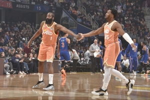 NBA彩经:湖人赢步行者 骑士击退热火 群狼阻击火箭 勇士小胜篮网 - 资讯配图