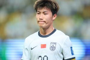 谢文能:抱着以下往上看的姿态努力踢好比赛 邵导非常积极向上 - 资讯配图