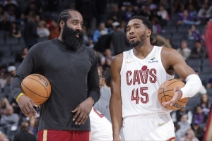 徐静雨：骑士在哈登&米切尔带领下前景明朗 今年绿军骑士会师东决 - 资讯配图