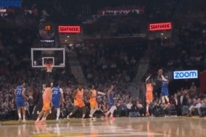 打顺了什么球也能进！杰旺·卡特漂移三分自信出手压哨命中！ - 资讯配图