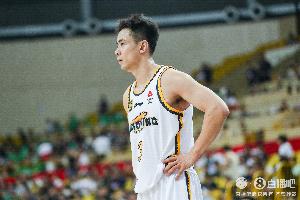 手是真凉!赵继伟半场8投仅1中得3分3助1断 其中三分4中1 - 资讯配图