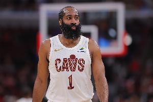 稳健控场！哈登16中8拿到26分7助 三分6中4 - 资讯配图