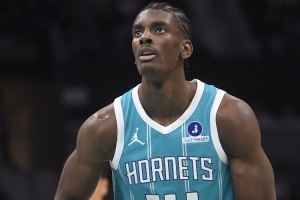 大胜国王44分！迪亚巴特：我们进攻极具杀伤力 进攻还能带动防守 - 资讯配图