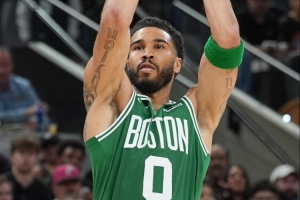 某东部助教：如果塔图姆能减少球权会更好 但我不认为这会发生 - 资讯配图