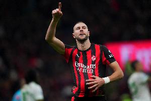 隆戈：切尔西有意AC米兰后卫帕夫洛维奇，米兰正推动与他续约 - 资讯配图