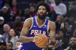 恩比德：我出手投篮 球一直进 我就想着那就继续投呗 - 资讯配图