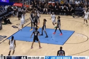 太岁头上动土！GG·杰克逊突破迎着文班亚马直接单臂隔扣 - 资讯配图