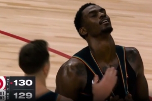 太可惜！T·哈里斯中投过桥 杜伦前场板抛投绝杀短&自己很懊恼 - 资讯配图