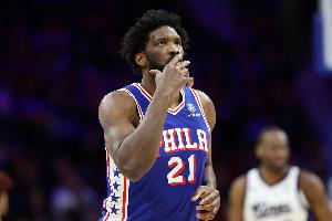 恩比德近10战场均32.4分 三项命中率54/50/85% 战绩8胜2负 - 资讯配图