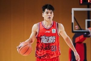 媒体人：陈国豪&张文杰&徐昕都有很好的发挥 广州还有成长的空间 - 资讯配图