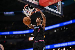 鲍威尔：韦尔极具天赋 教练愿意信任他 我们多次见到他的能力 - 资讯配图