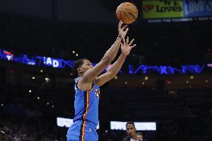 外线哑火!扬布拉德17投仅5中拿到15分 三分10中1 - 资讯配图