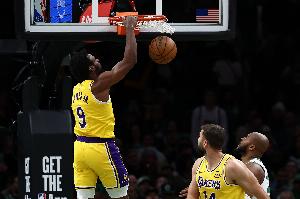 雷迪克:过去三四周 布朗尼在备战方面是我们的最佳球员 - 资讯配图