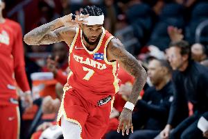 你快成领袖了！亚历山大-沃克首节10分钟 6中6&三分2中2砍14分 - 资讯配图