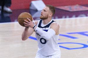 你的三分太关键!迪文岑佐14中6得到17分2板2助2断 三分11中5 - 资讯配图