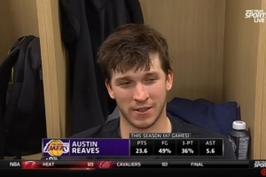 【完整版】已是球队领袖！里夫斯赛后调侃东契奇 称赞海斯&布朗尼 - 资讯配图