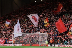 球迷委员会公开谴责利物浦球票涨价计划：球队发展方向完全错误！ - 资讯配图