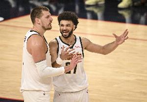 NBA历史首个二人组！约基奇常规时间砍15+15+15 穆雷同场轰下50+ - 资讯配图