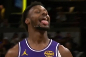 嘿嘿！布朗尼空切单臂劈扣然后吐舌嘲讽 有点可爱是怎么回事？ - 资讯配图