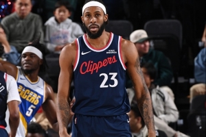 宝藏猛将无所不能！以赛亚·杰克逊6中6砍12分6板3助1断2帽 - 资讯配图