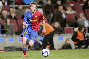 巴萨旧将:赫莱布在离队几天前,曾在替补席往佳得乐瓶子里倒酒喝 - 资讯配图