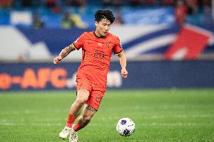 鲁媒：国足新老交替全面铺开，刘洋、黄政宇、谢文能有望竞争首发 - 资讯配图