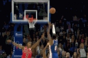 找到手感！乔治末节上来连取10分 下半场已经9中8砍20分 - 资讯配图