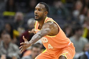 贡献太少!莫布里8中3仅拿8分5板4助 下半场5中1 - 资讯配图