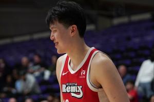 各种意义的完美！杨瀚森9中9砍20分8板5助1断1帽 献炸裂隔扣 - 资讯配图