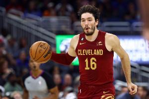 奥斯曼：詹姆斯永远都是第一个来训练的 你不可能比他更早 - 资讯配图