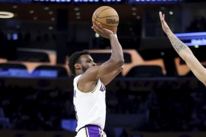 东契奇：布朗尼相比上赛季进步很大 在场每一分钟都打出了高水准 - 资讯配图