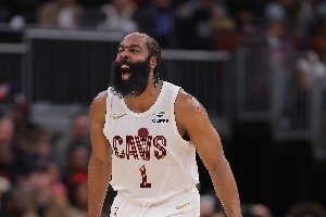 单季40+场次榜单前15都是哪些狠人？乔丹屈居第3 哈登现役居首 - 资讯配图