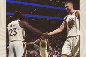 高瘦+矮壮组合!勇士发布赢球海报:封面人物为波津+追梦 - 资讯配图