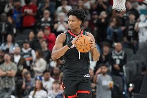 发球失误直接结束!阿门8中4拿到11分9板10助2帽 - 资讯配图