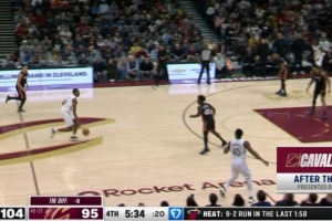 攻防发力！韦尔三分命中&鲍威尔压哨也有 热火打出9-2攻击波 - 资讯配图