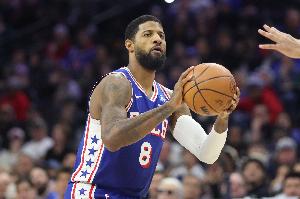 禁赛25场后复出!乔治半场手感一般10中2得到5分4板2助2断 - 资讯配图