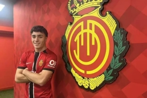 每体:巴萨保留比尔希利的优先购买权,未来能以不到1500万欧回购 - 资讯配图