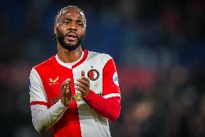 前费耶诺德主帅:费耶诺德应与斯特林解约,这种状态最好直接退役 - 资讯配图